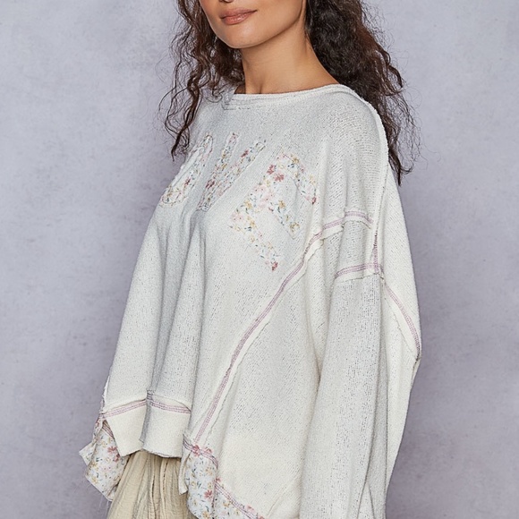 New POL Clothing Women's Oversized Floral Love Patchwork Long Sleeve Knit Top - Picture 4 of 10